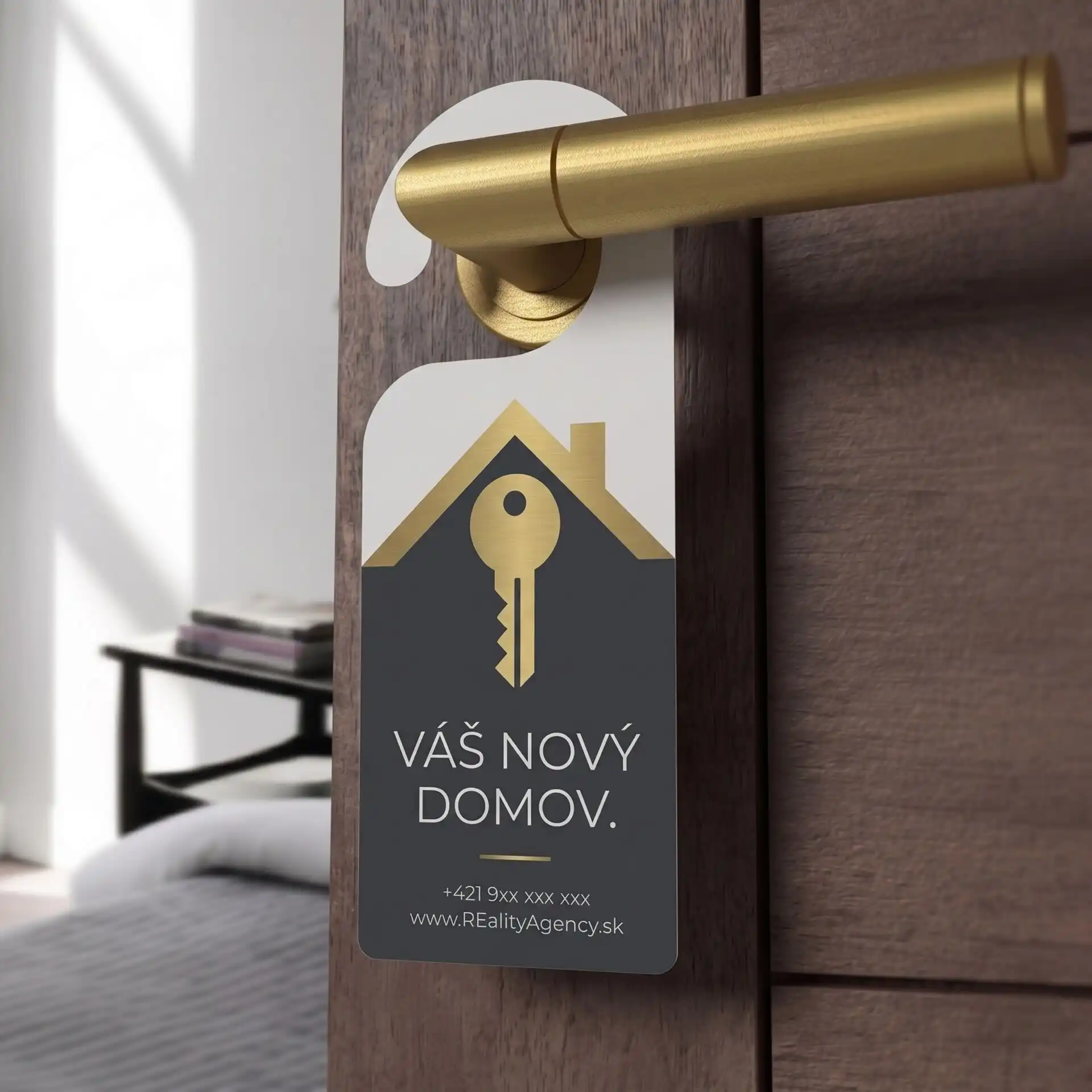 Visačka na dverách realizácia